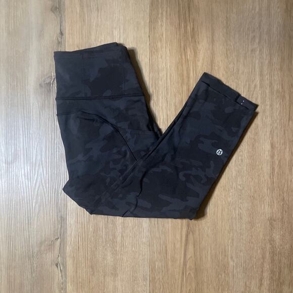 Lululemon Fast & Free Crop II *Nulux 19" - Picture 1 of 15